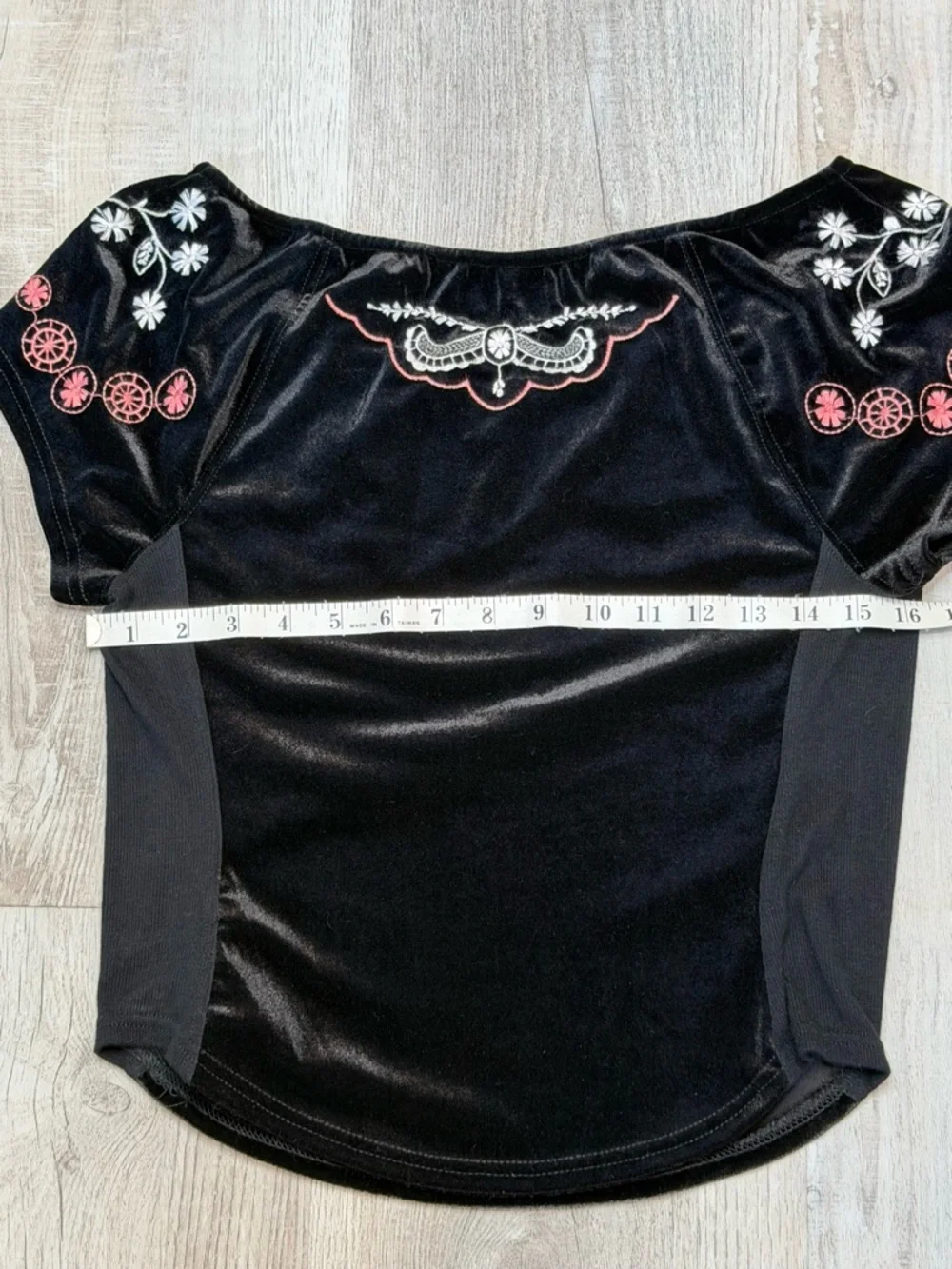 Free People Party Train Black Embroidered Velvet Scoop Neck Top Women’s Size S